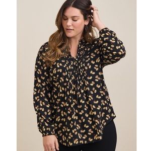 Torrid size 5 blouse with sunflowers